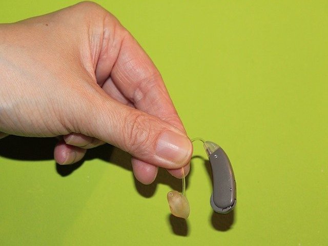 Yaşa Bağlı İşitme Kaybı İçin 1 Dolarlık İşitme Cihazı